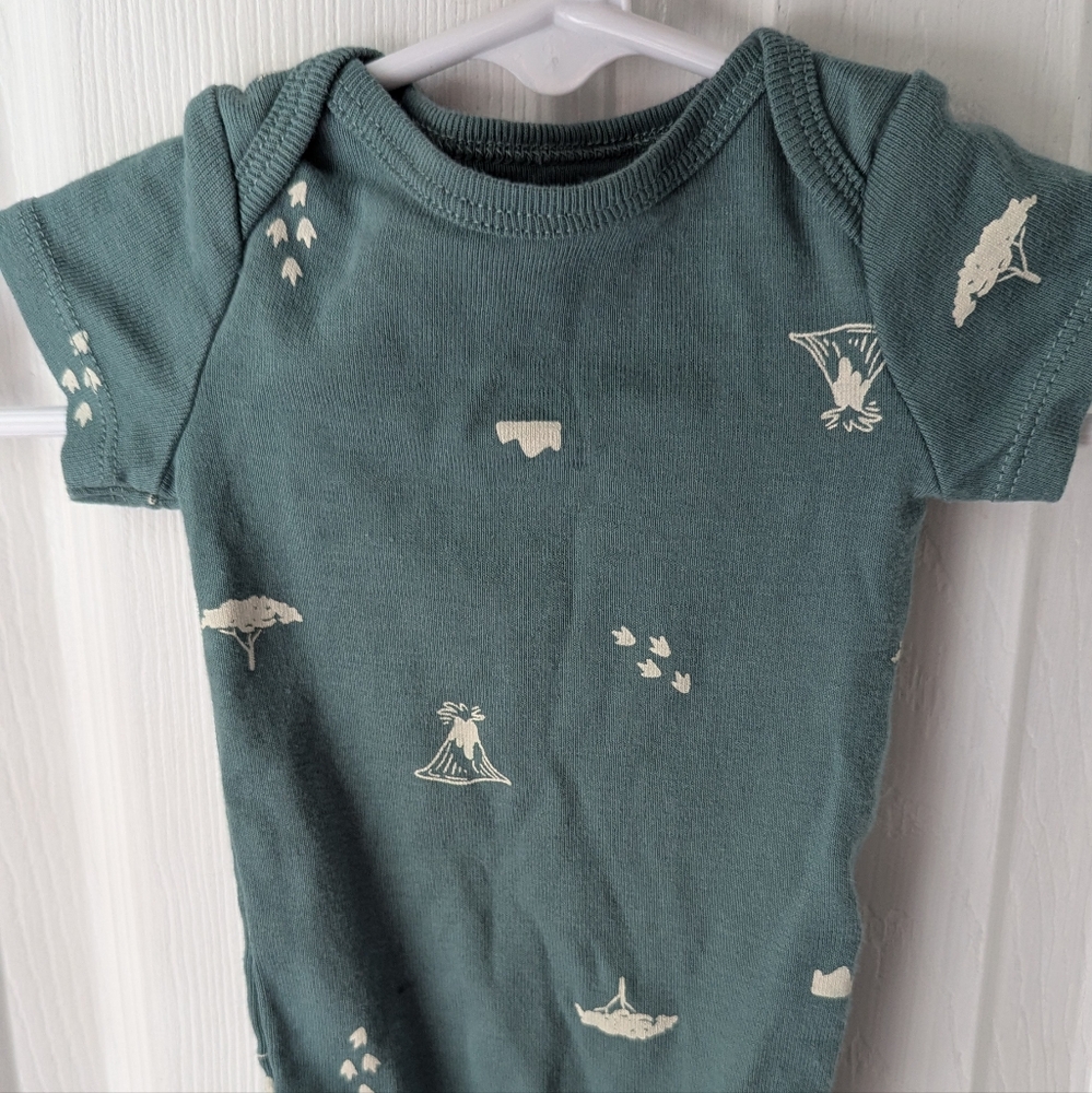 5/$5🦀 Baby Dino Themed Teal Onesie